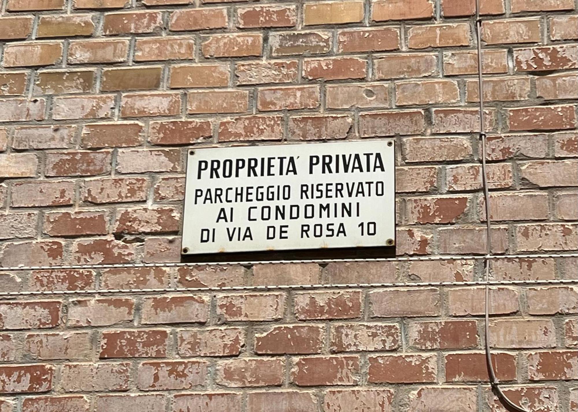 Charming Apartment Near Saragozza Bologna Exterior photo