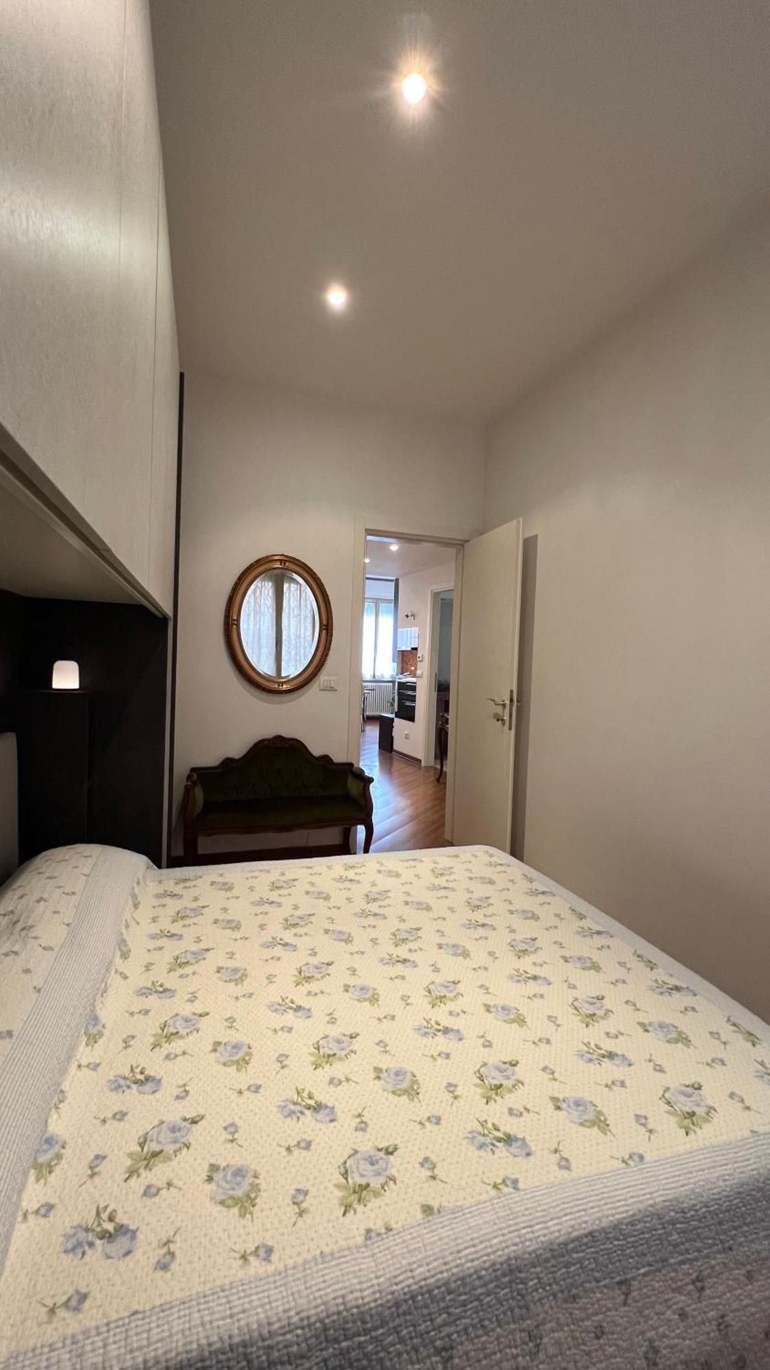 Charming Apartment Near Saragozza Bologna Exterior photo